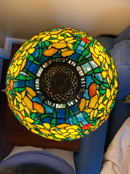 Tiffany 16” Banded Daffodil Lamp