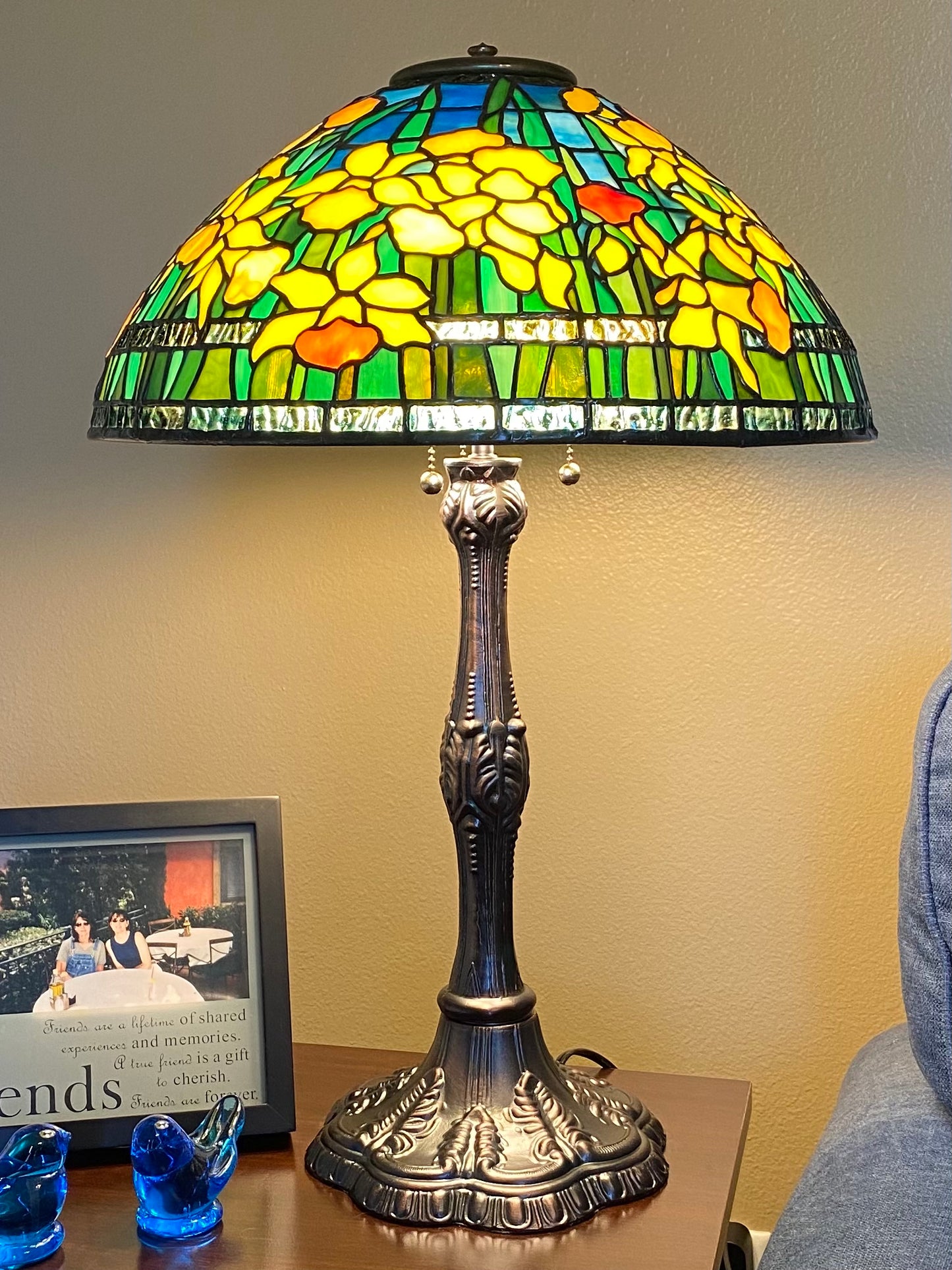 Tiffany 16” Banded Daffodil Lamp (Shade Only)