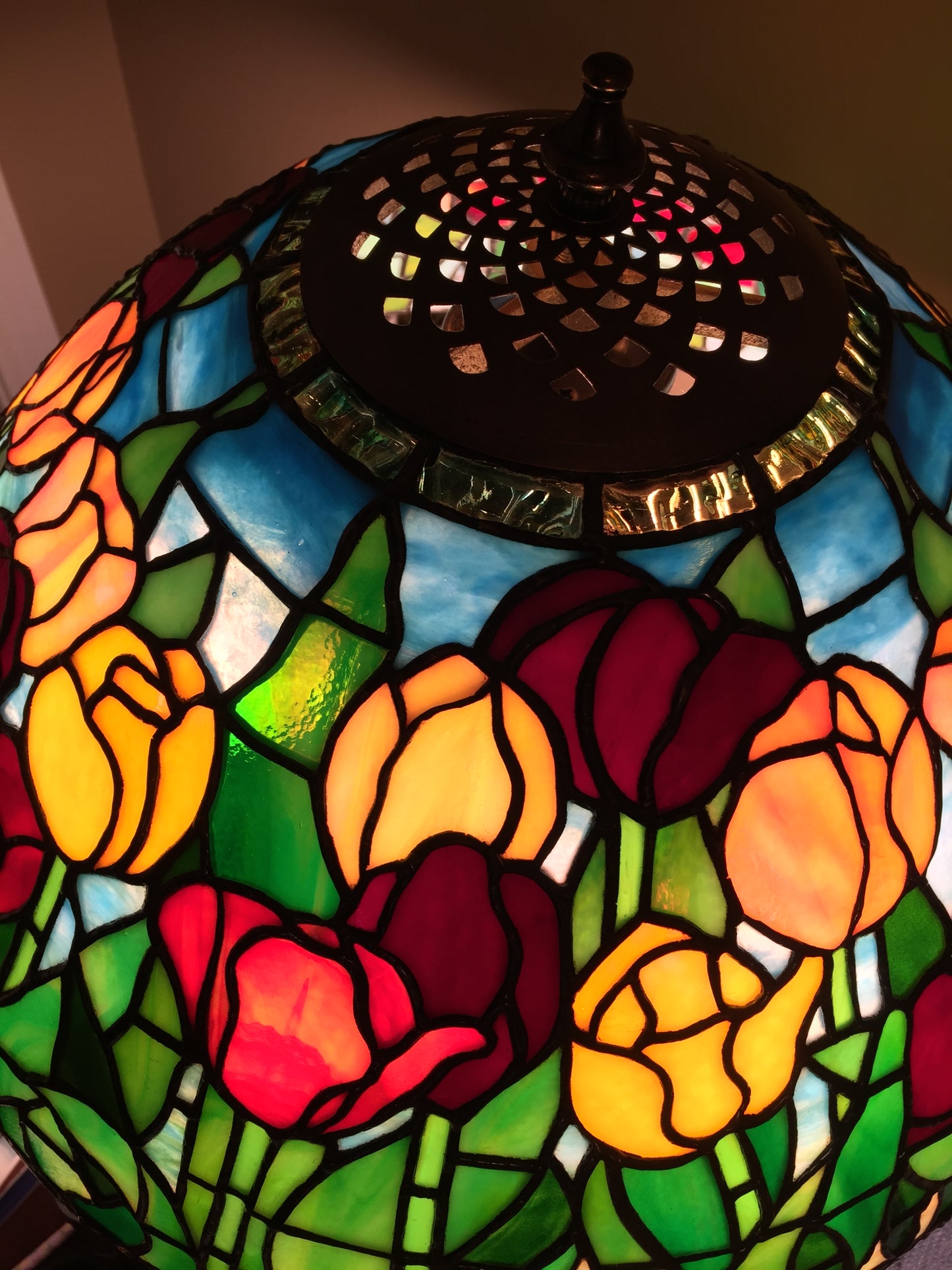 Tiffany 16” Tulip Lamp (Shade Only)